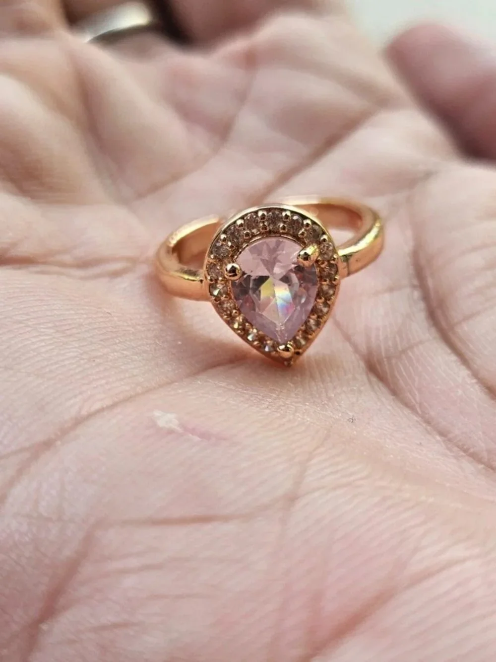 Women Fashion Ring Gold Tone High Quality Fashion Jewelry Rings Size adj 7.5-8.5 - Picture 2 of 13